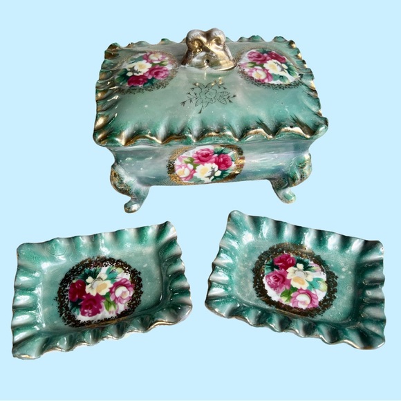 Kreiss Vintage Trinket Box w/2 Trays Tucked Inside - Picture 2 of 6
